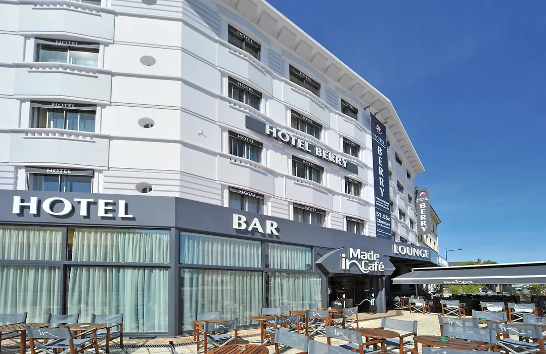 Hotel The Originals City Le Berry - Proche Centre-Ville - Gare-1