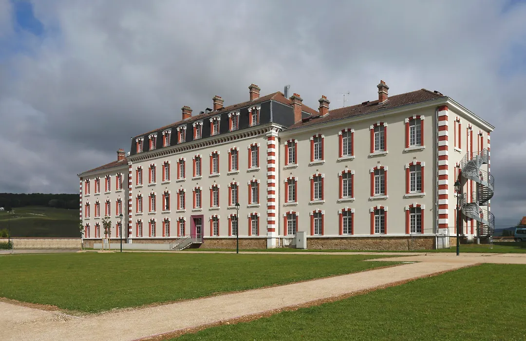 Comfort Suites & Vacanceole Les Demeures Champenoises-1
