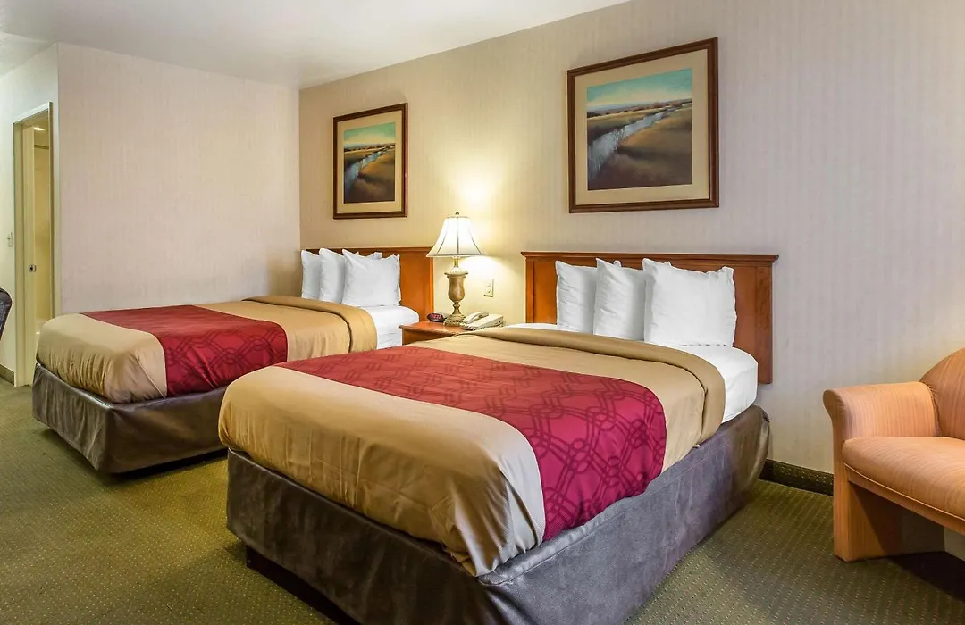Econo Lodge Inn & Suites Riverside - Corona-1
