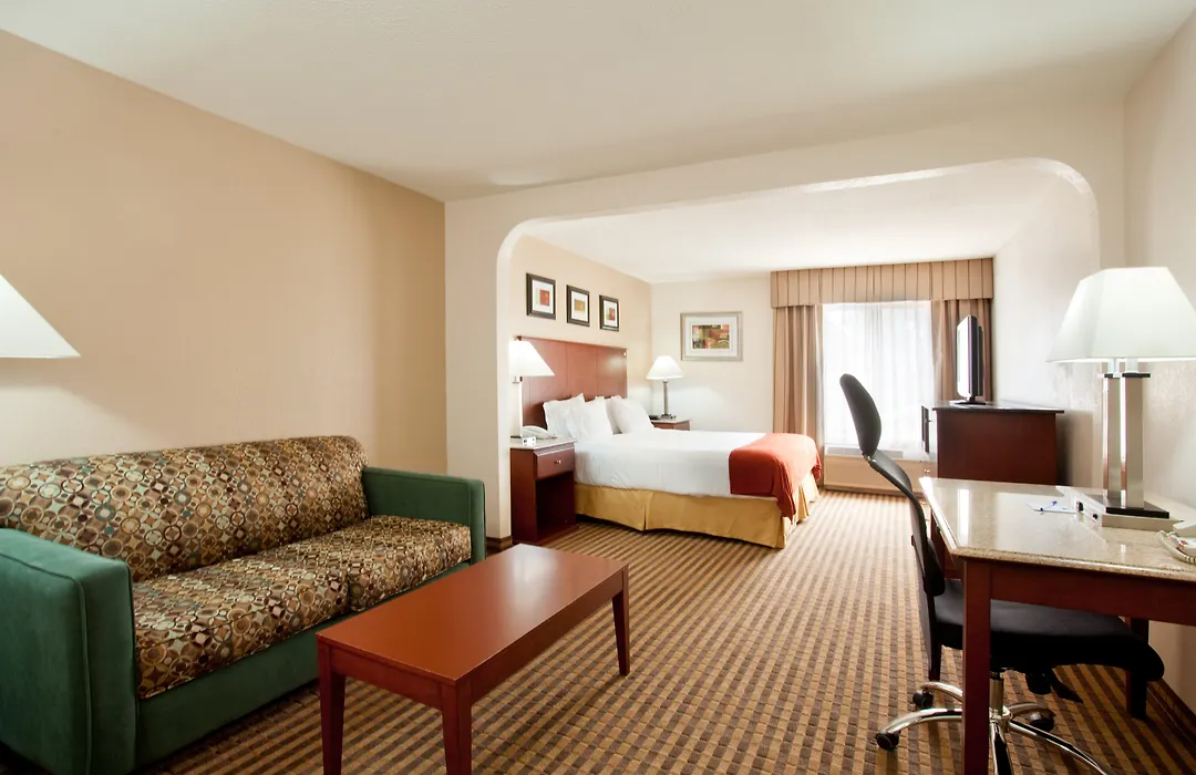 Holiday Inn Express And Suites Three Rivers By Ihg-1