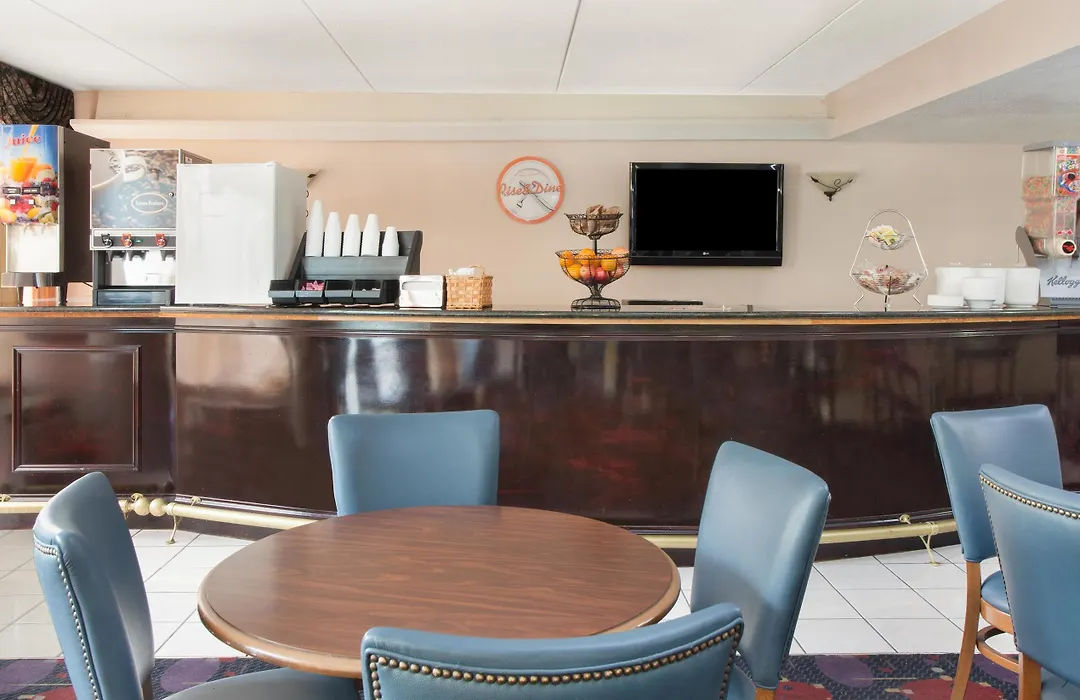 Baymont By Wyndham - Chicago - Addison - O'Hare-1