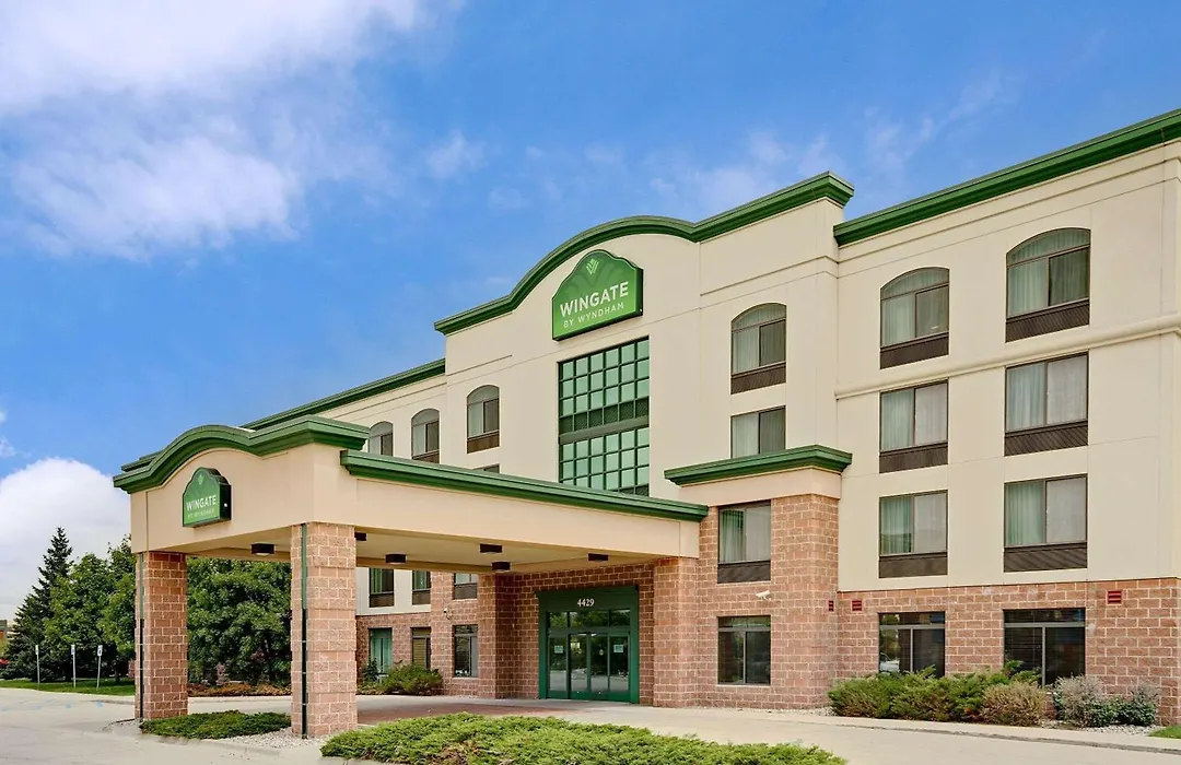 Wingate By Wyndham Fargo-1