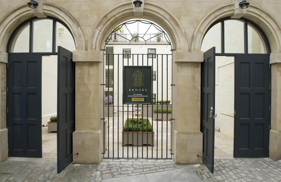 Brooks Guesthouse Bristol-1