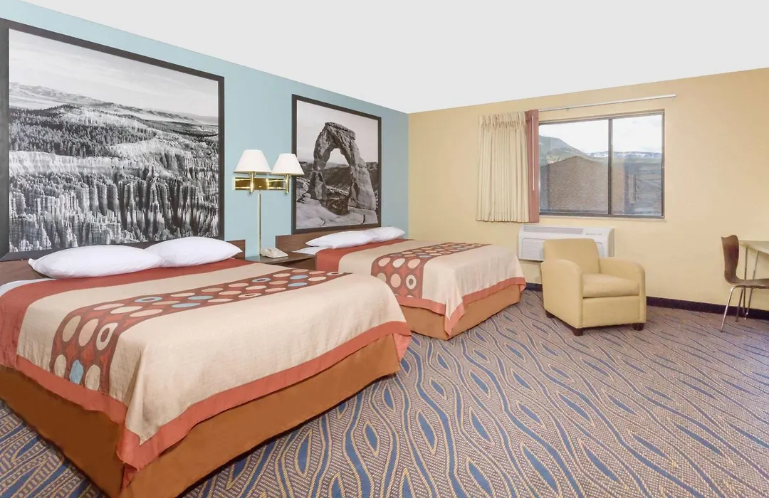 Super 8 By Wyndham Cedar City-1