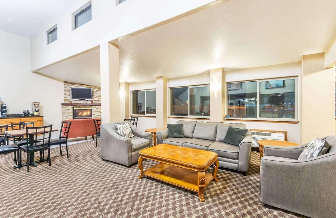 Days Inn By Wyndham Pueblo-1