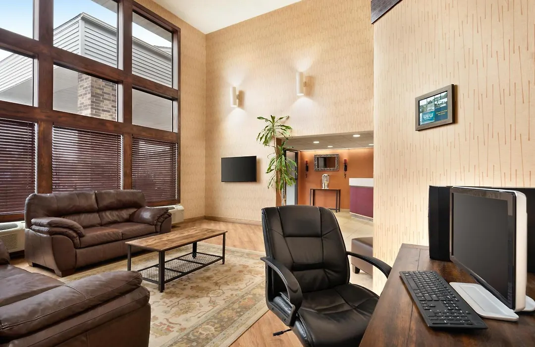 Super 8 By Wyndham Wausau-1