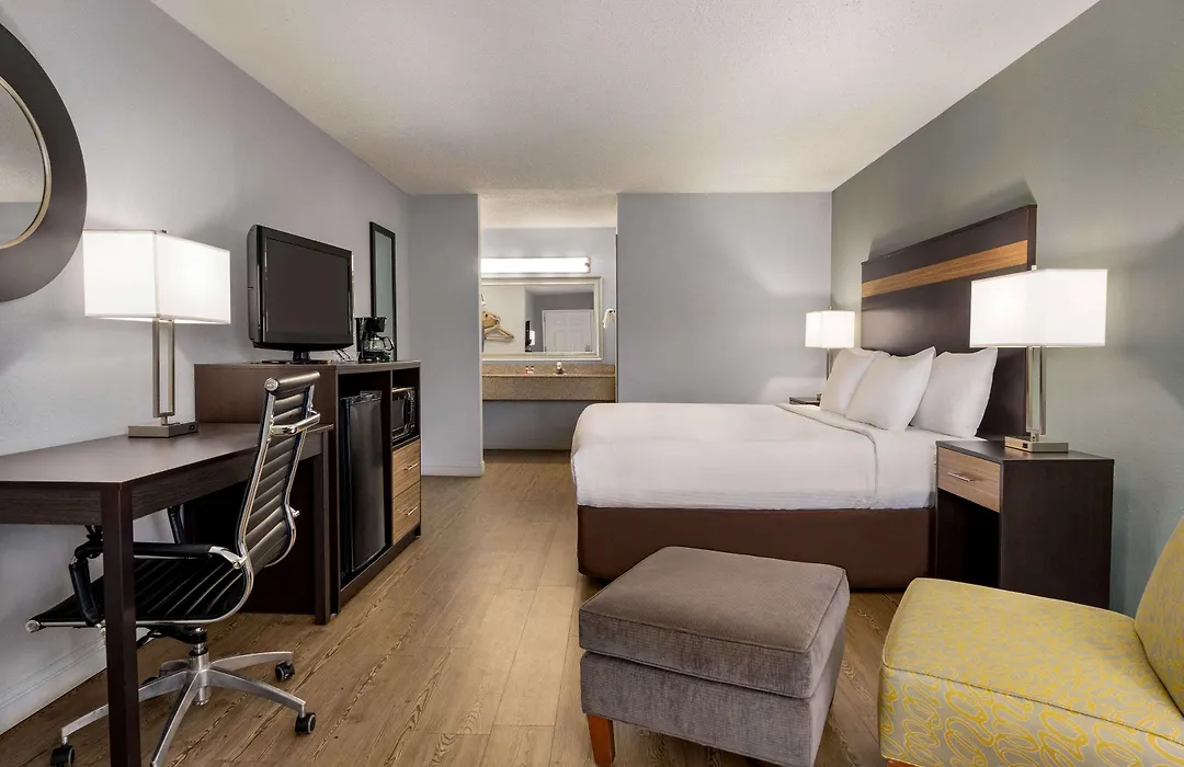 Days Inn By Wyndham Anderson-1