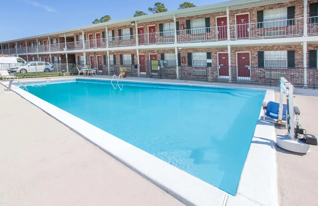 Super 8 By Wyndham West Monroe-1
