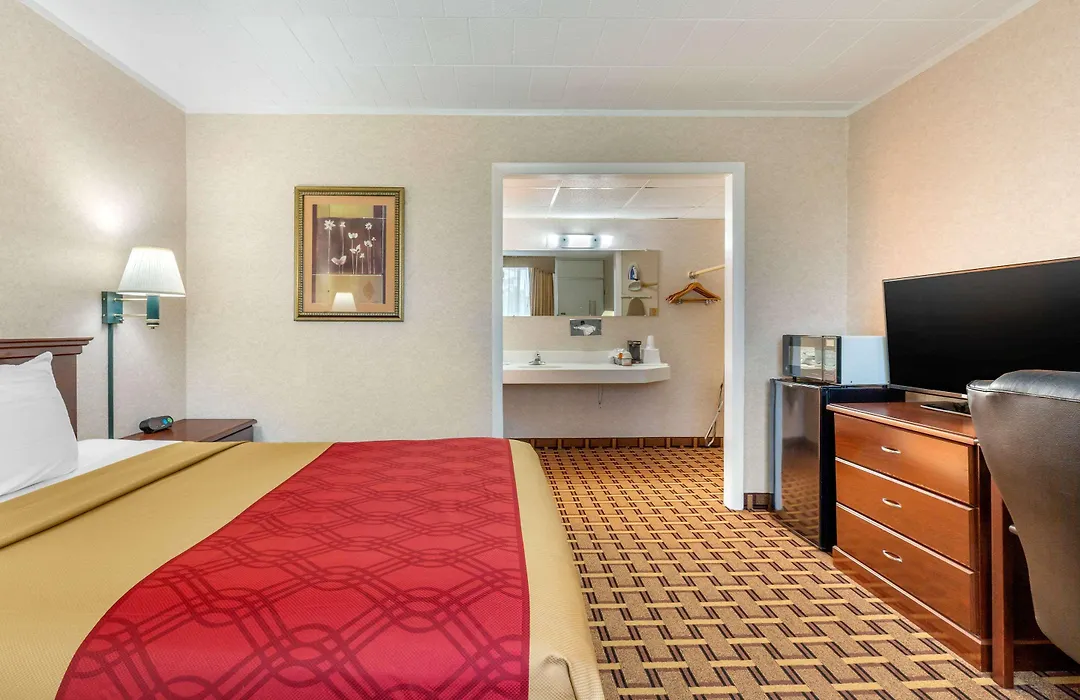 Rodeway Inn Mystic-1