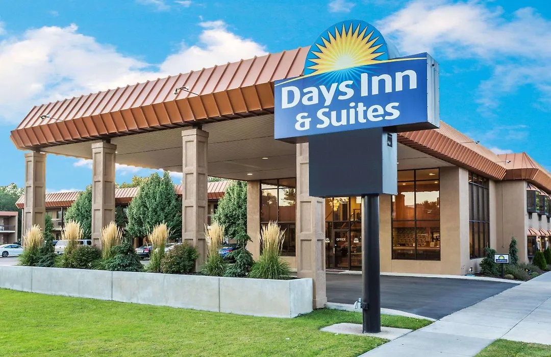 Days Inn & Suites By Wyndham Logan-1