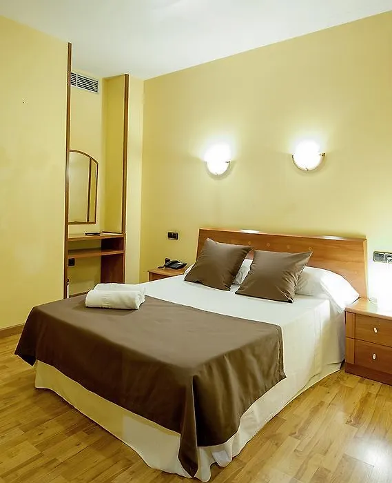Hotel Ciutat De Tarrega-1