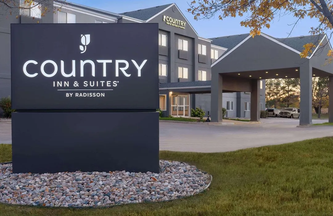 Country Inn & Suites By Radisson, Brookings-1