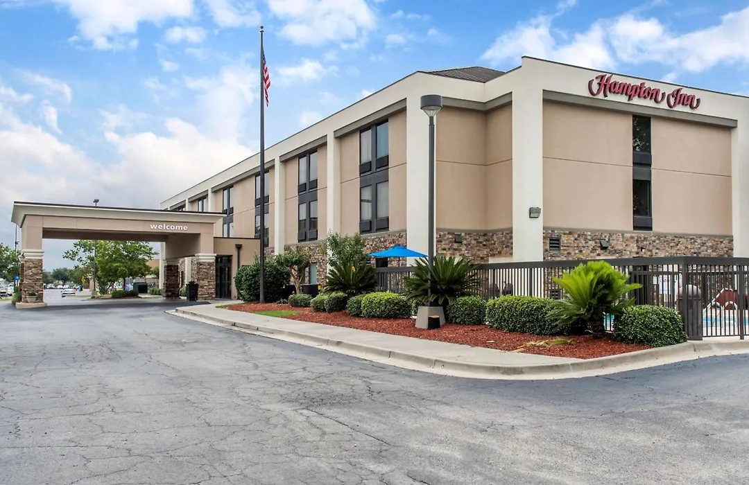 Hampton Inn Douglas-1