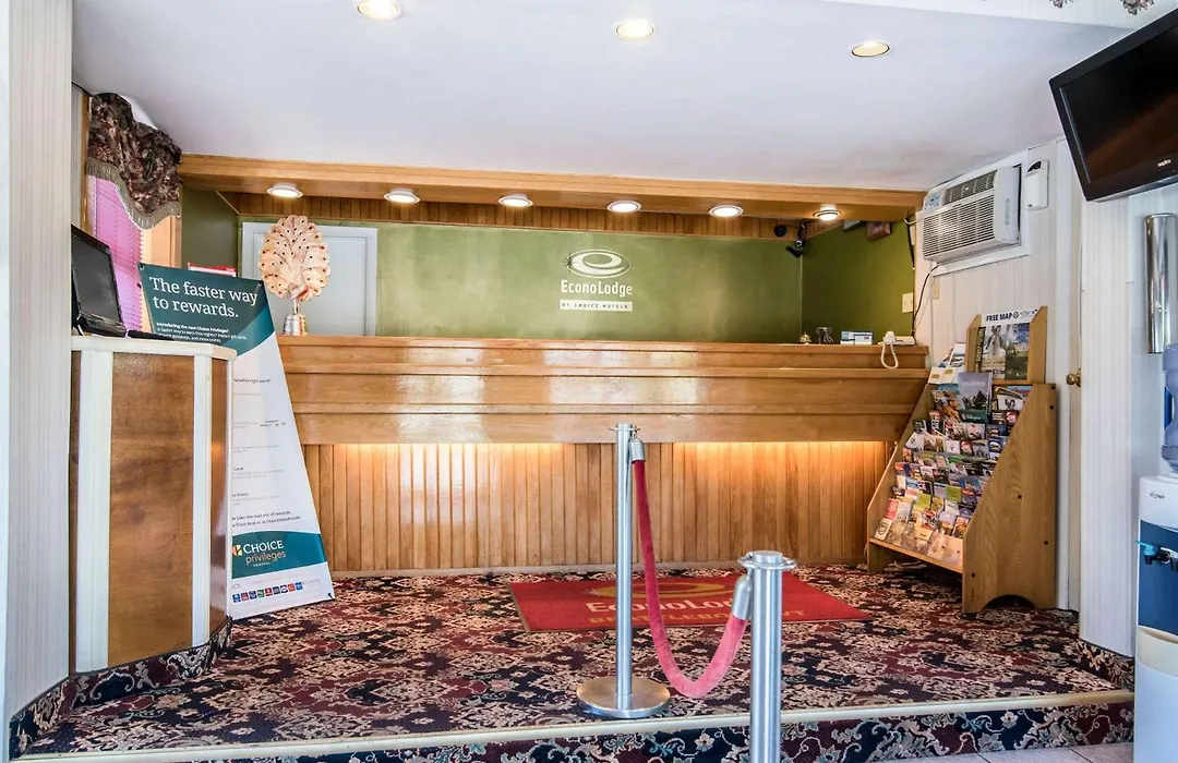 Econo Lodge Brattleboro South-1