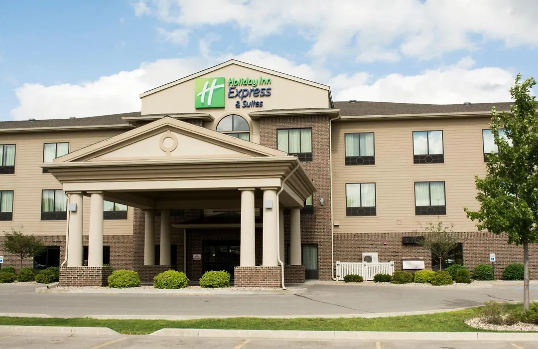 Holiday Inn Express & Suites - Mason City By Ihg-1