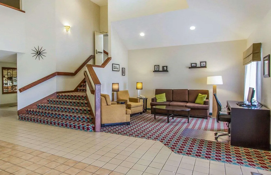 Rodeway Inn-1