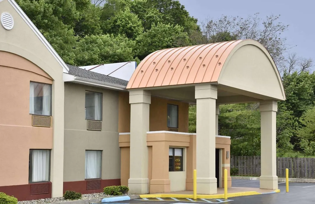 Howard Johnson By Wyndham Allentown/Dorney Hotel & Suites-1