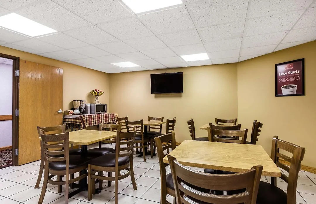 Econo Lodge Inn & Suites Dickson-1