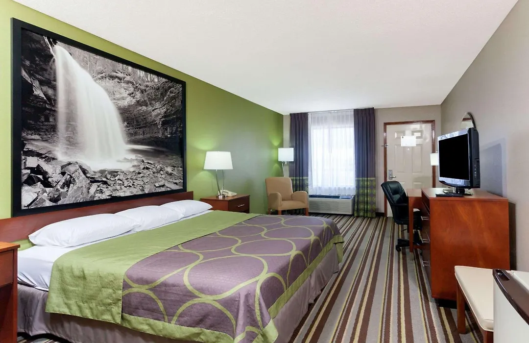 Super 8 By Wyndham Clarksville Northeast-1