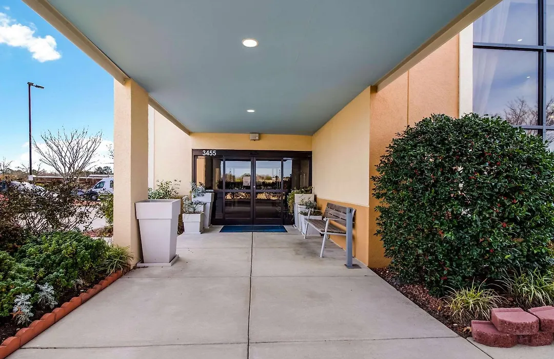 Clarion Pointe New Bern-1