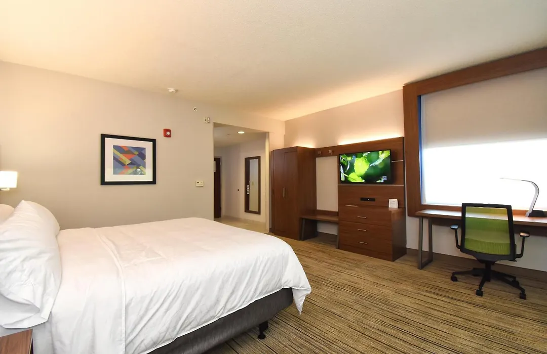 Holiday Inn Express & Suites Southern Pines-Pinehurst Area By Ihg-1