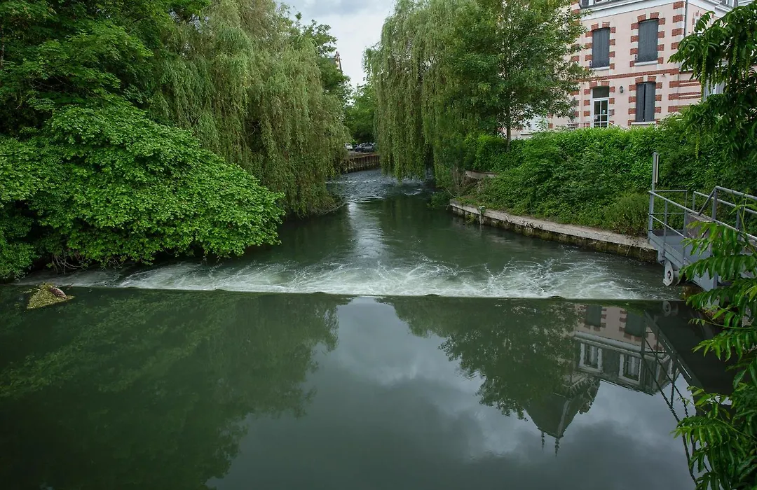 The Originals Access, Hôtel Bourges Gare-1