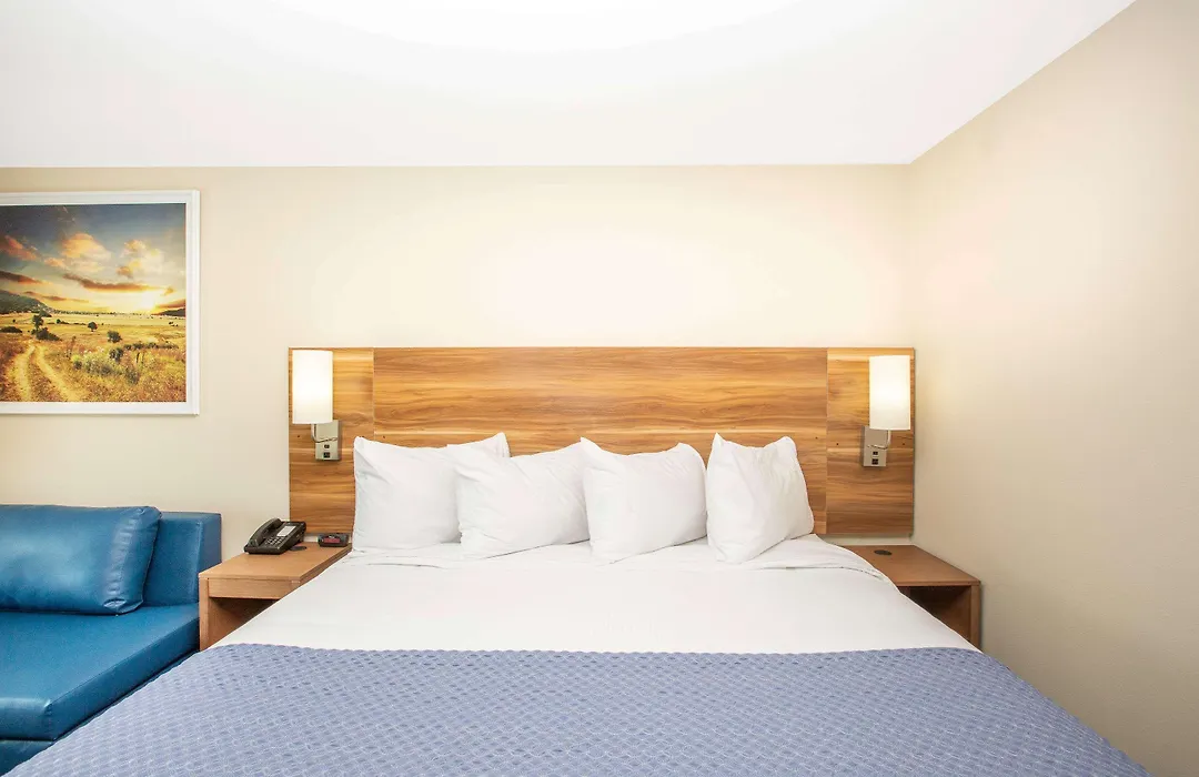 Days Inn & Suites By Wyndham Kearney Ne-1
