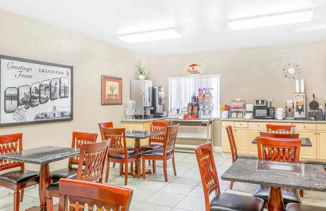 Super 8 By Wyndham Grants Pass-1
