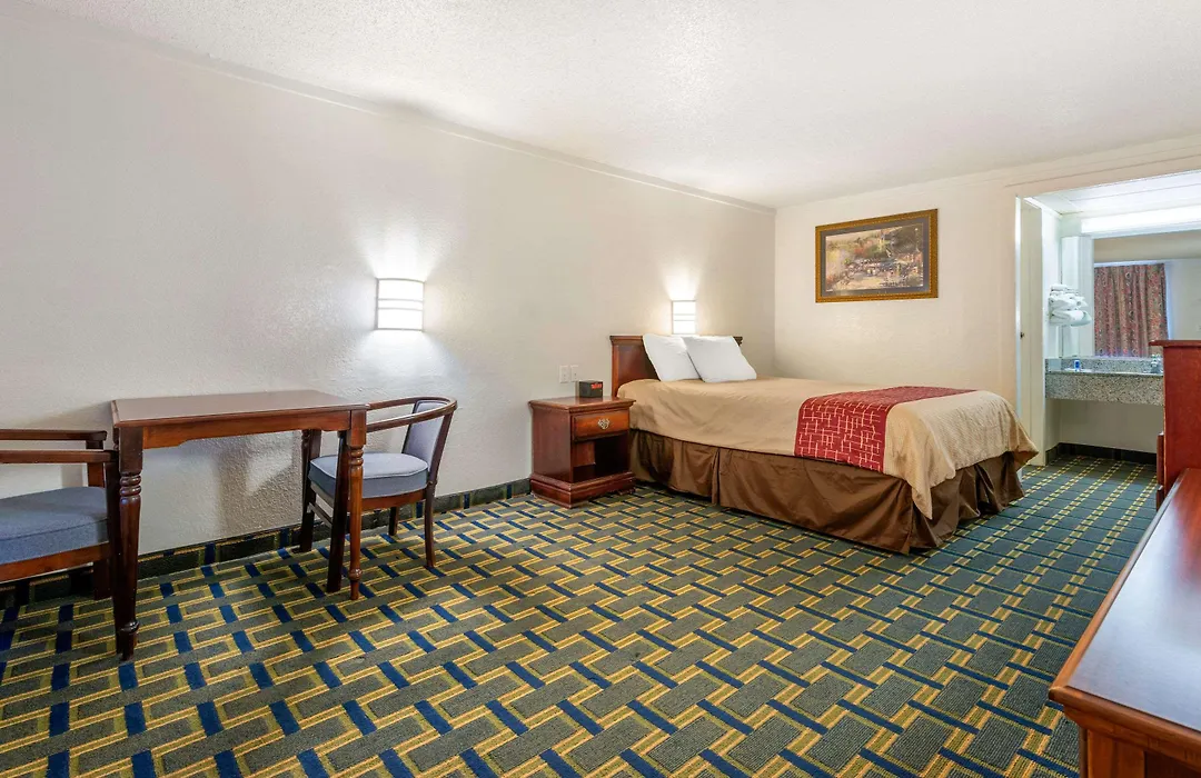 Rodeway Inn Hilliard-1