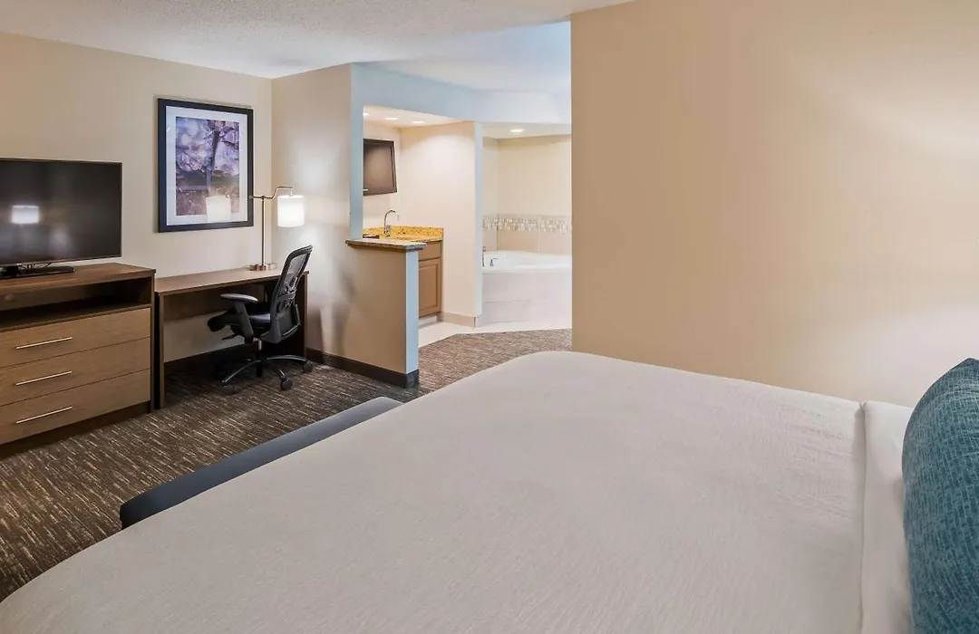 Best Western Plus Hudson I-94-1