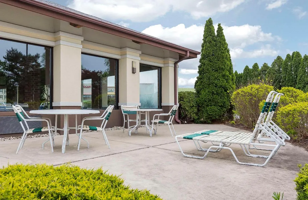 Quality Inn Sycamore - Dekalb-1