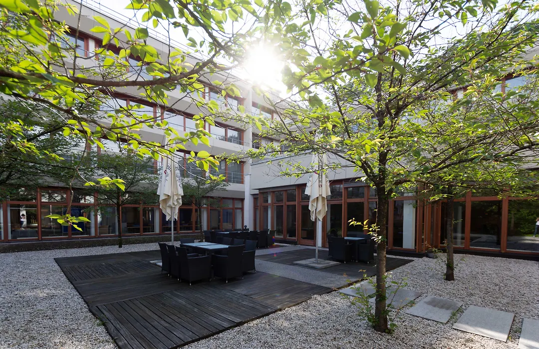 Bold Campus-1
