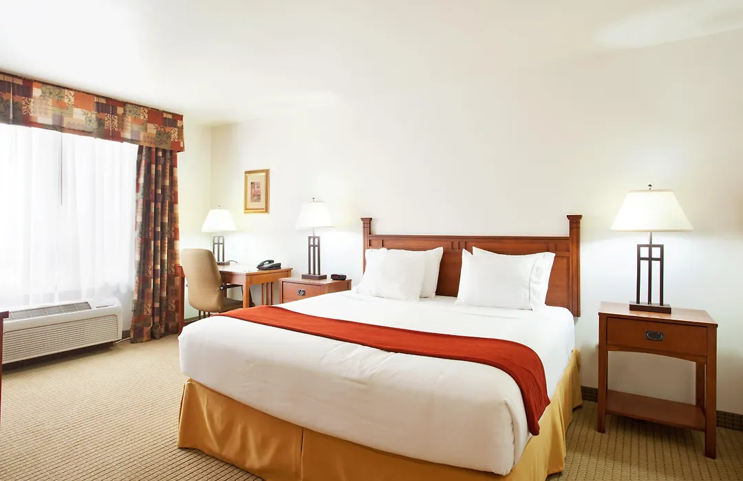 Holiday Inn Express Hotel & Suites Mattoon By Ihg-1