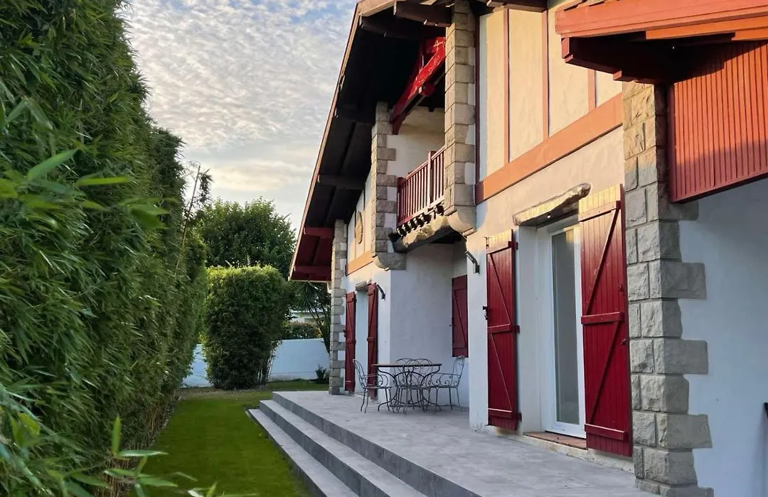 Bed & Breakfast L'Etape Basque-1