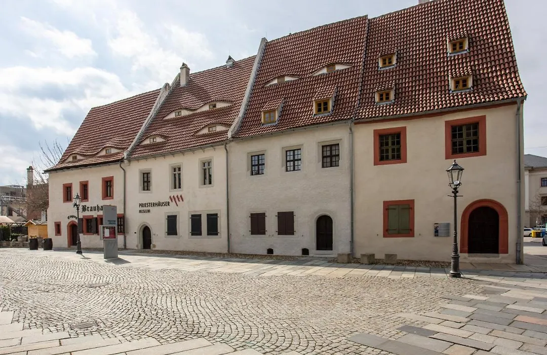 limehome Zwickau Hauptmarkt-1