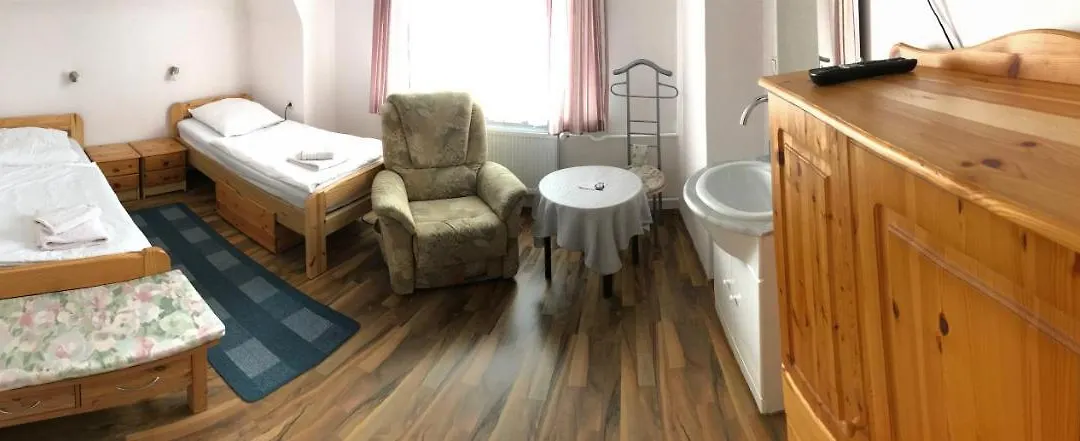 Garis Pension-1