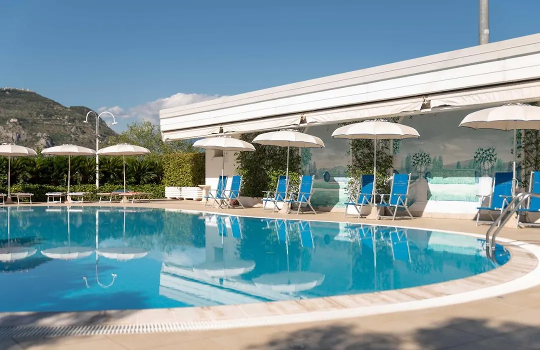 Edra Palace Hotel & Ristorante-1