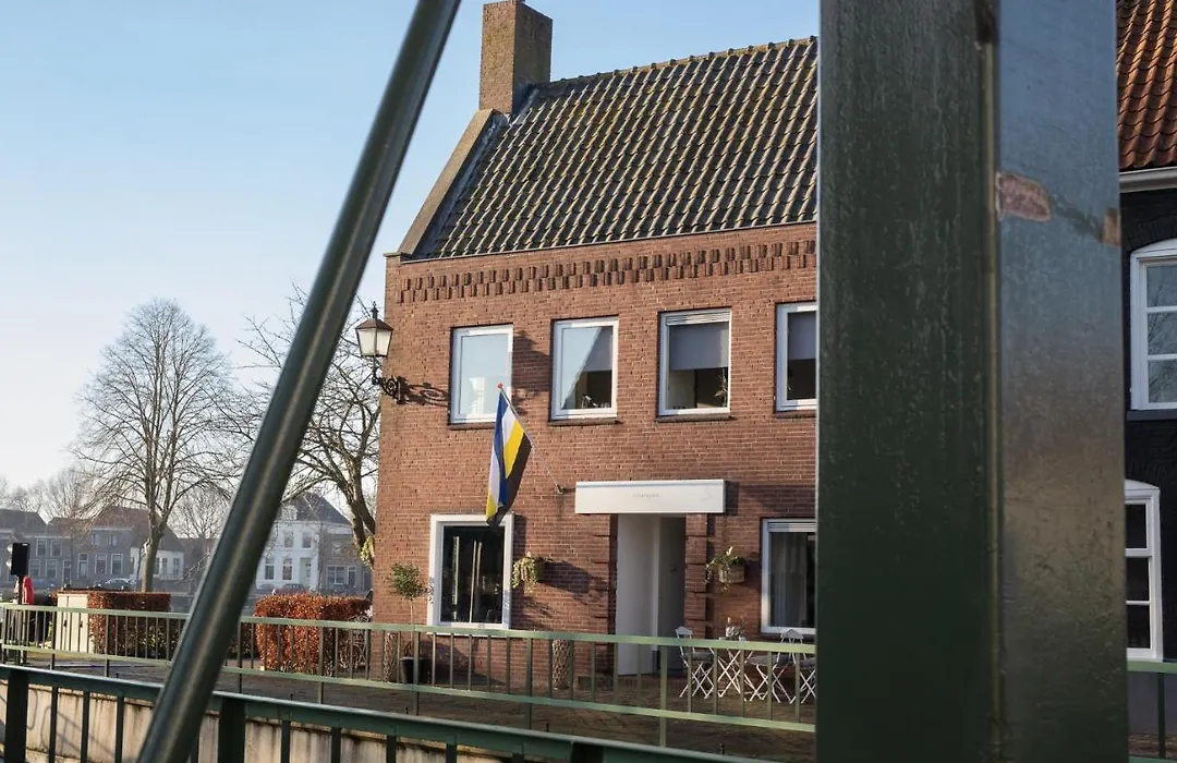 Yep! Slapen bij de Sluis-1