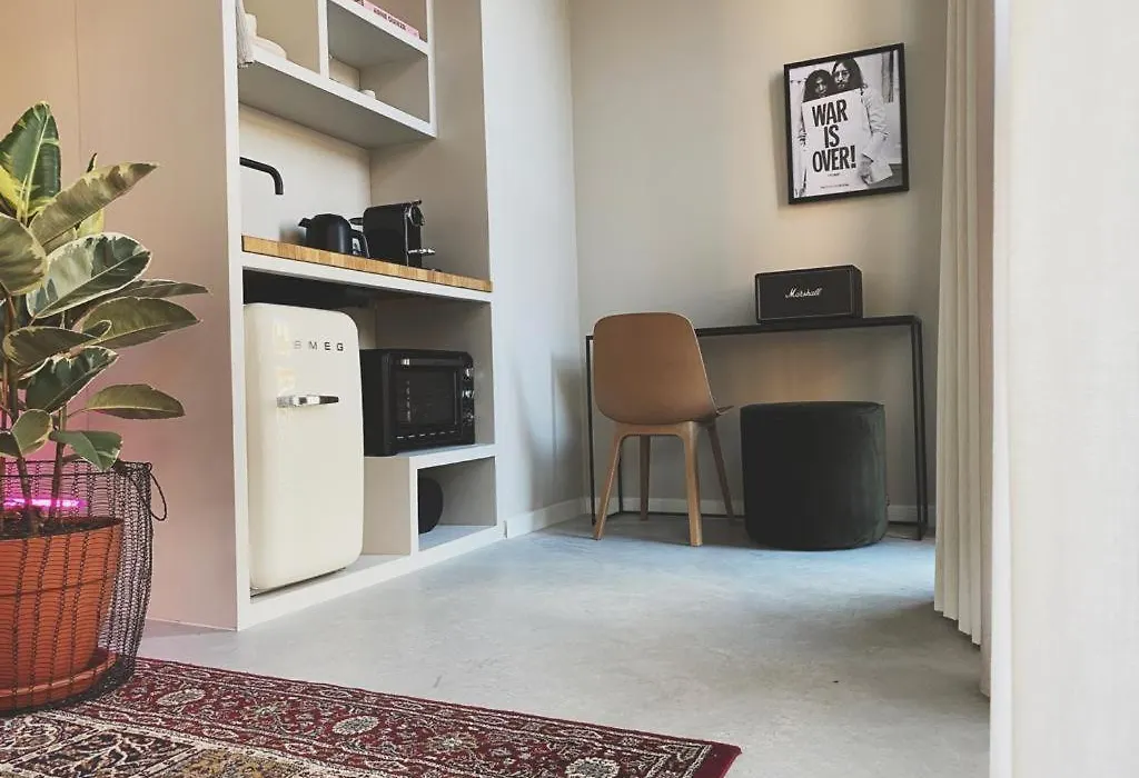 Home8 Studio'S-1