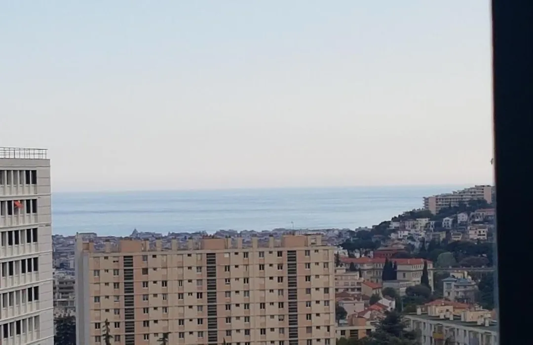 New Cheap Private Room, Kitchen , Overwieuw Sea,Tram On Spot, 12 Minutes From Nice Train Station With Tram , Beach In 17 Min Tram , Chambre Privee Pas Cher, Cuisine Equipee , Tram Sur Place, Apercu Mer, 12 Min De La Gare De Nice Avec Le Tram, 17 Min-1