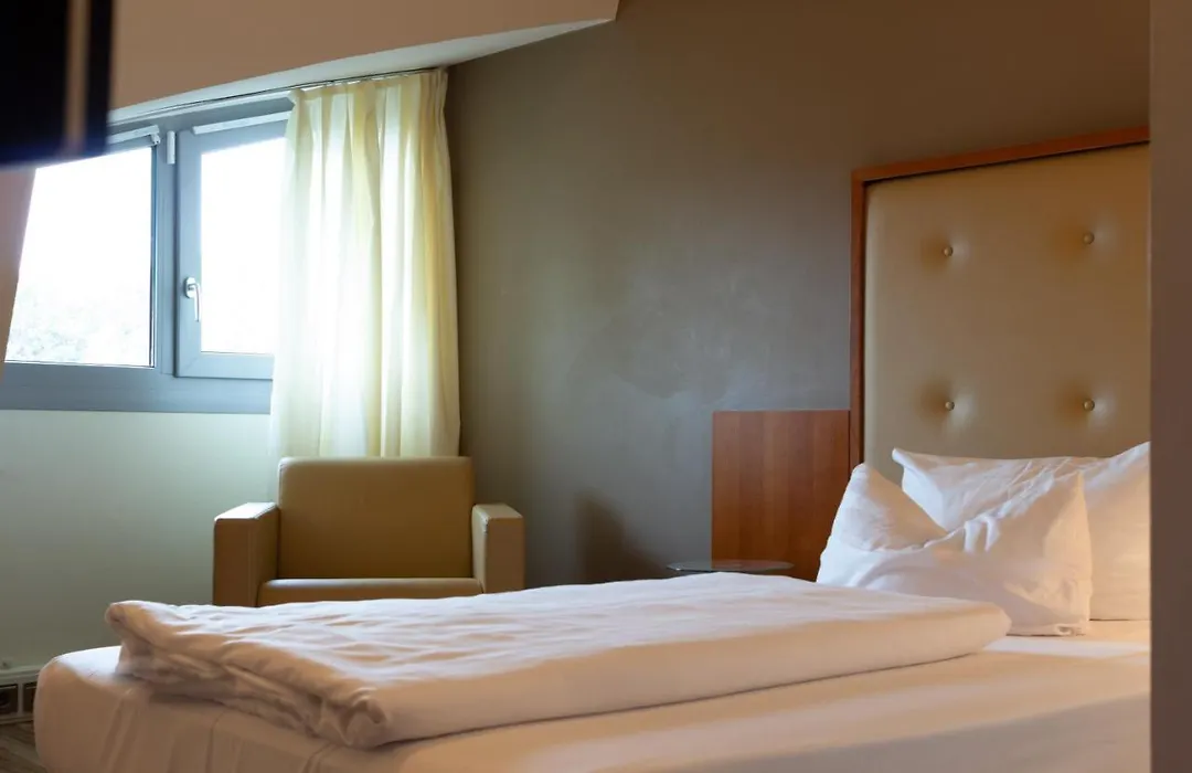 Hotel Am Blauen Wunder-1