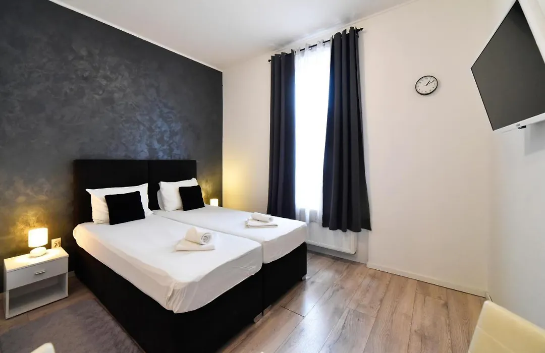Virtus Apartments And Rooms With Free Private Parking-1