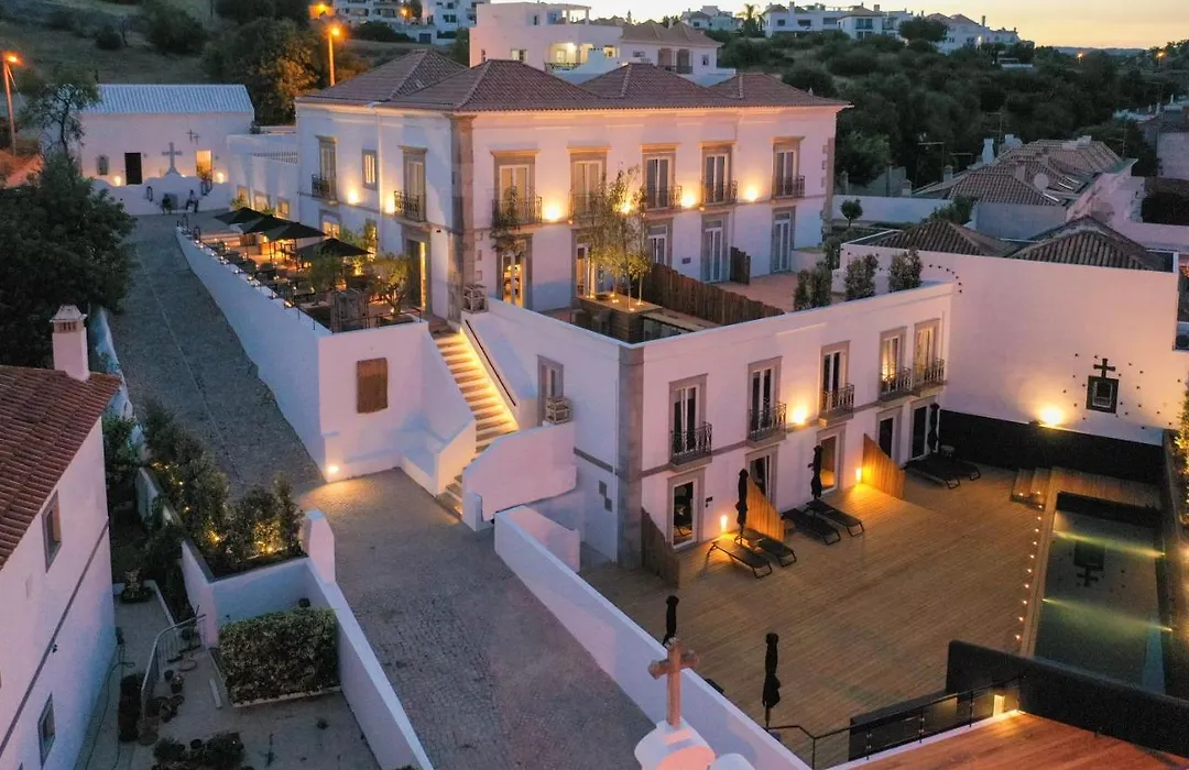 Colegio Charm House-1