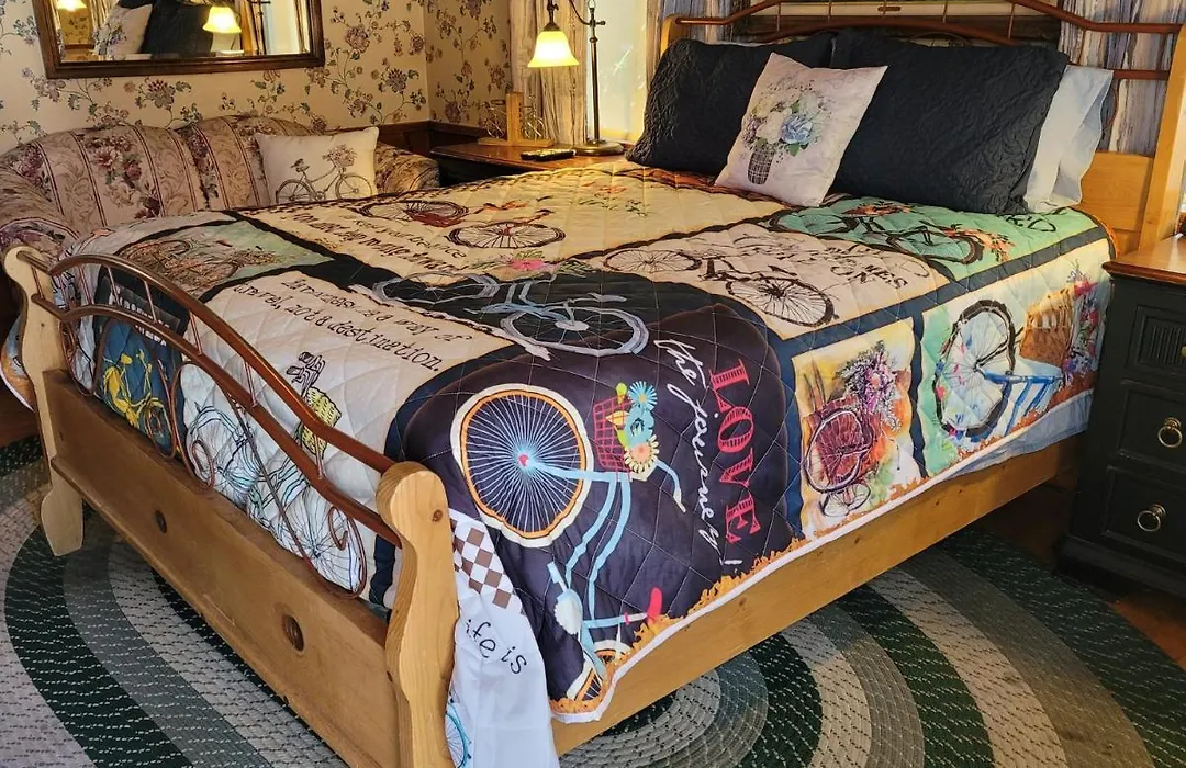 Hillcrest Suites & Cabins-1