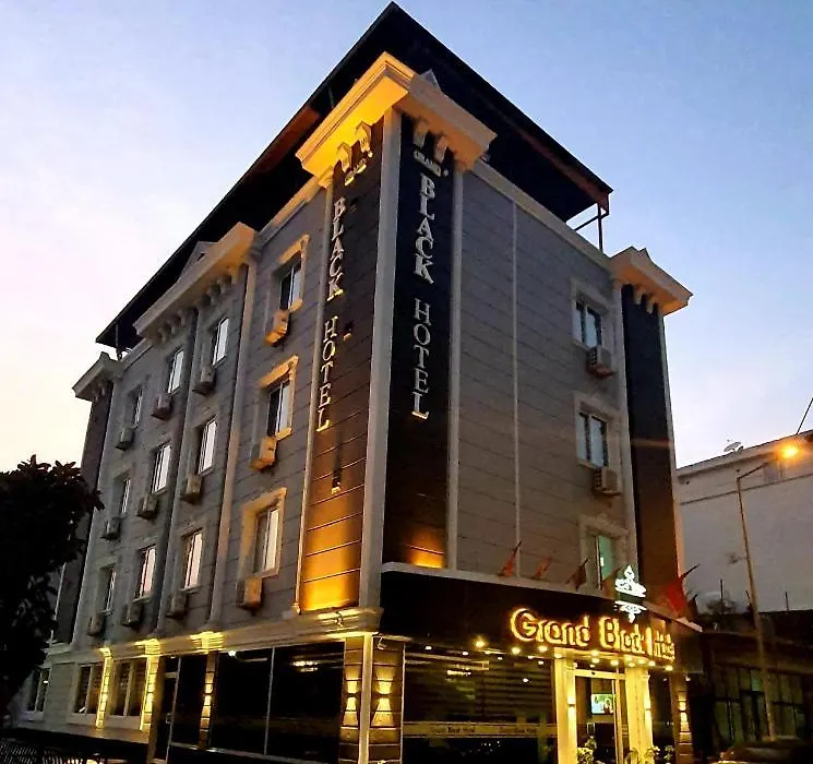 Grand Black Hotel-1