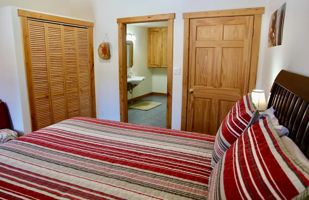 Red Moon Lodge-1