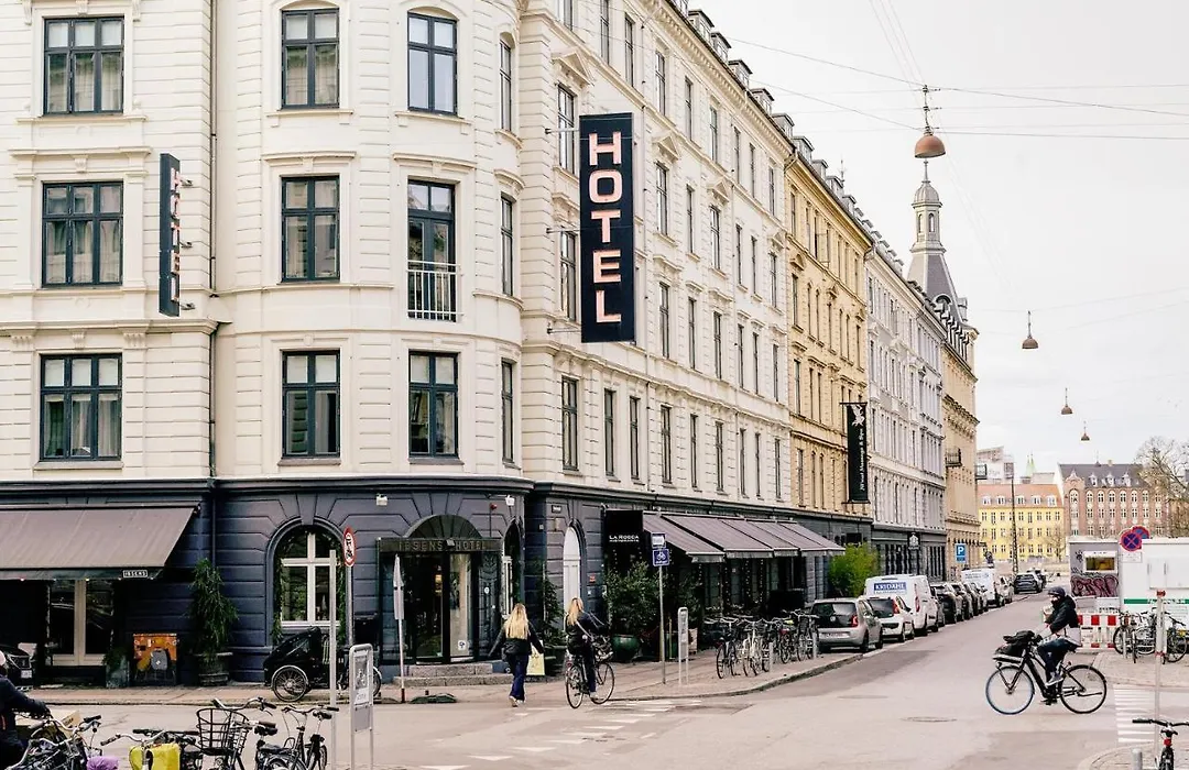 Ibsens Hotel-1