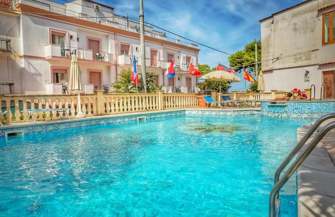 Hotel Pineta-1