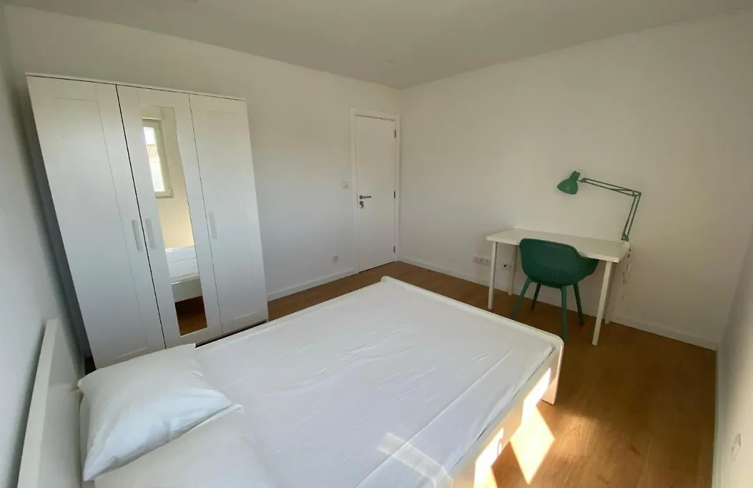 Carcavelos Beach Walking Distance Room-1