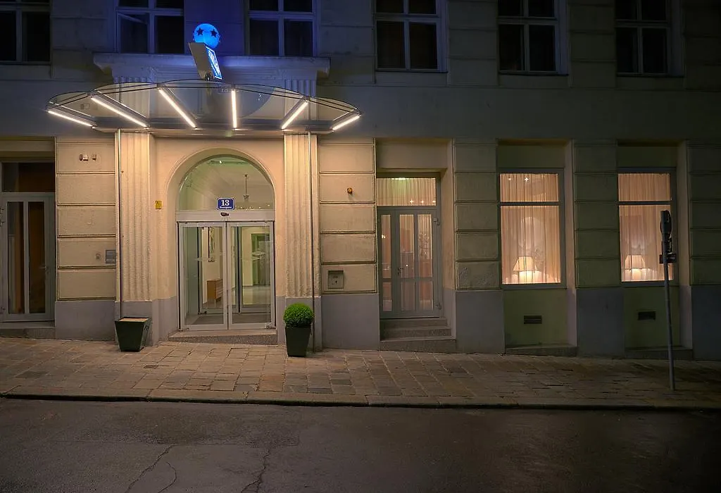 Starlight Suiten Hotel Renngasse-1